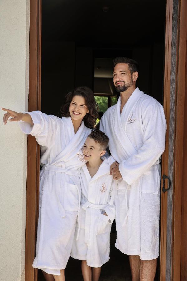 Barack Thermal Hotel And Spa Tiszakecske Bagian luar foto